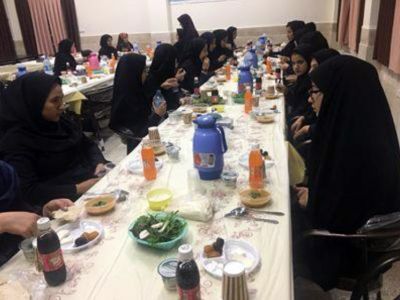 Holding an Iftar Feast